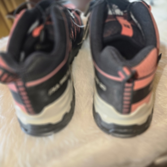 Salomon Women's Coral Pink and Black Trail Shoes - Picture 4 of 10